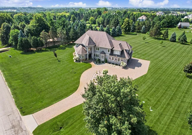 Photo 2 of Mansion for sale at 2683 Headland Ct Sw, Rochester, MN 55902 | MLS# 7129788 | Listing updated on 2026-09-02