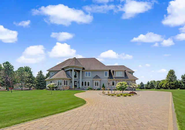 Photo 3 of Mansion for sale at 2683 Headland Ct Sw, Rochester, MN 55902 | MLS# 7129788 | Listing updated on 2026-09-02