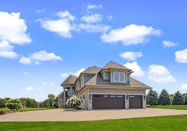 Photo 3 of Single family home for sale at 2683 Headland Ct SW, Rochester, MN 55902 | MLS# 7129788 | Listing updated on 2026-09-02