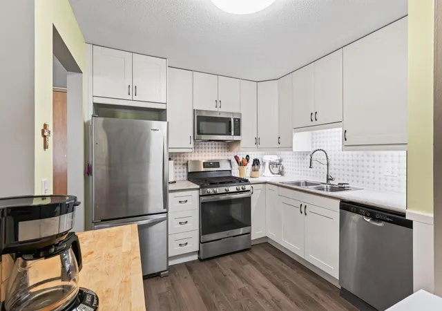 Photo 2 of Condo for sale at 4820 Park Cmns Dr #138, Minneapolis, MN 55416 | MLS# 7129805 | Listing updated on 2026-09-17