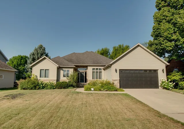 Photo 3 of Sale Pending at 431 Clearview Ct, Moorhead, MN 56560 | MLS# 7129822 | Listing updated on 2026-10-06
