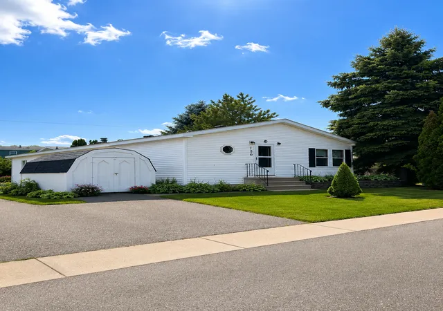 Photo 1 of Single family home for sale at 150 Star Cir, Vadnais Heights, MN 55127 | MLS# 7129825 | Listing updated on 2026-09-04