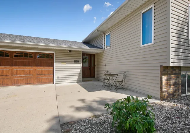 Photo 2 of Single family home for sale at 510 12th Street, Windom, MN 56101 | MLS# 7129826 | Listing updated on 2026-09-03