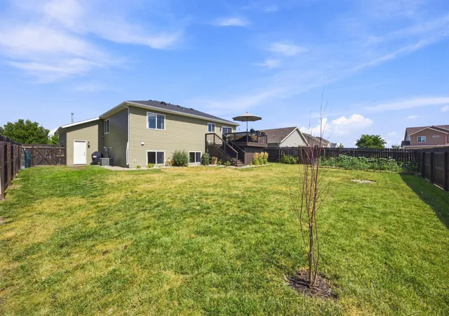 Photo 3 of Single family home for sale at 1829 43rd Avenue S, Moorhead, MN 56560 | MLS# 7129830 | Listing updated on 2026-09-17