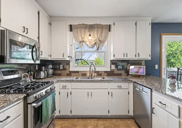 Photo 3 of Single family home for sale at 2952 Center Rd Sw, Prior Lake, MN 55372 | MLS# 7129832 | Listing updated on 2026-09-22