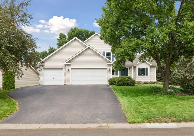 1st image of 10362 Fox Run Rd, Saint Paul, MN 55129 | MLS# 7129853