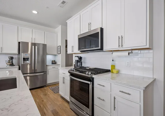 Photo 3 of Single family home for sale at 7152 Walnut Grv Ln N, Maple Grove, MN 55311 | MLS# 7129855 | Listing updated on 2026-09-10