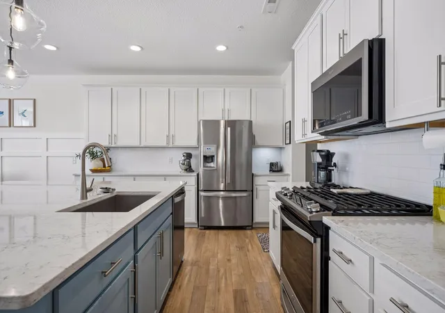 Photo 4 of Single family home for sale at 7152 Walnut Grv Ln N, Maple Grove, MN 55311 | MLS# 7129855 | Listing updated on 2026-09-10