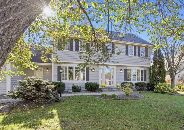 Photo 1 of Single family home for sale at 3563 Rae Ln, Saint Paul, MN 55125 | MLS# 7129856 | Listing updated on 2026-10-19