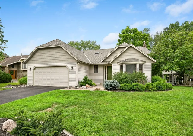 1st image of 14624 Hanover Ln, Apple Valley, MN 55124 | MLS# 7129860