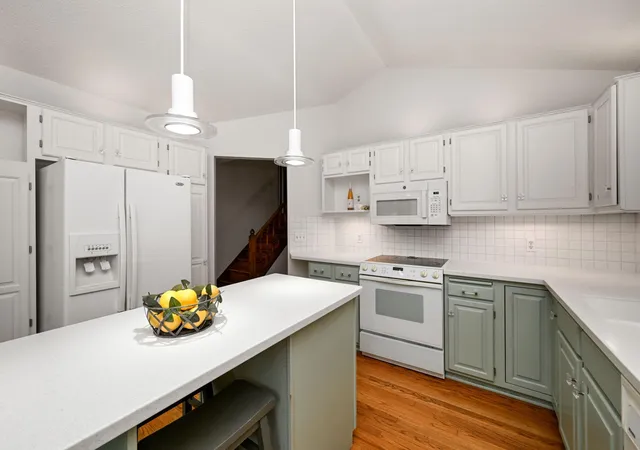 Photo 4 of Single family home for sale at 14624 Hanover Ln, Apple Valley, MN 55124 | MLS# 7129860 | Listing updated on 2026-10-01