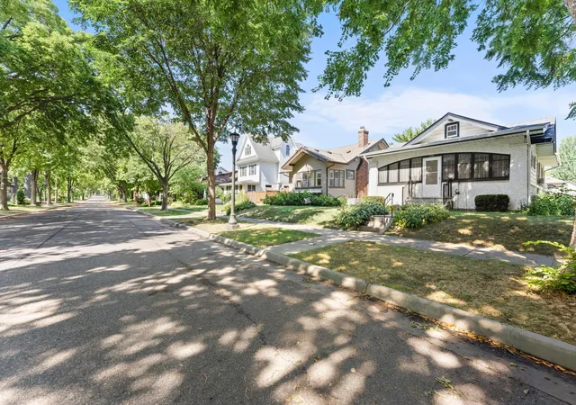 Photo 3 of Single Family Residence at 1717 Juliet Ave, Saint Paul, MN 55105 | MLS# 7129864 |  | Sold on 2026-09-21