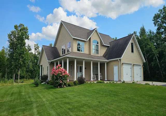 Photo 1 of Single family home for sale at 3318 Highland Dr Ne, Bemidji, MN 56601 | MLS# 7129868 | Listing updated on 2026-08-25