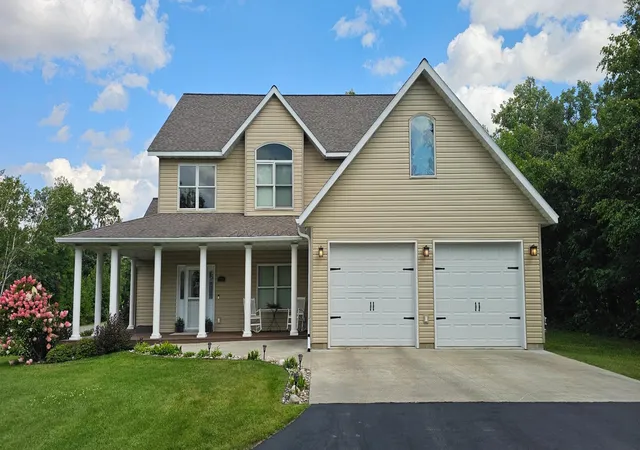 Photo 2 of Single family home for sale at 3318 Highland Dr Ne, Bemidji, MN 56601 | MLS# 7129868 | Listing updated on 2026-08-25