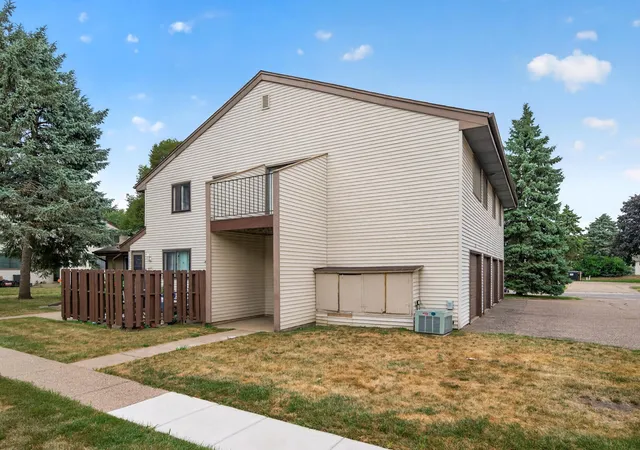 1st image of 6133 72nd Ln N, Brooklyn Park, MN 55429 | MLS# 7129896