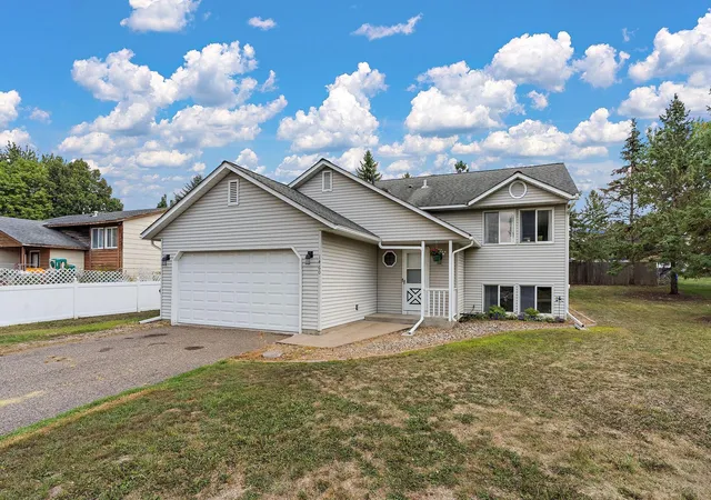 2nd image of 1460 Laurel Ave, Saint Paul Park, MN 55071 | MLS# 7129900