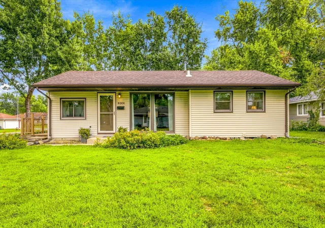 2nd image of 8301 Elliot Ave S, Minneapolis, MN 55420 | MLS# 7129906