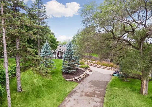 Photo 3 of Single family home for sale at 5112 Willow Ln, Minnetonka, MN 55345 | MLS# 7129907 | Listing updated on 2026-08-25