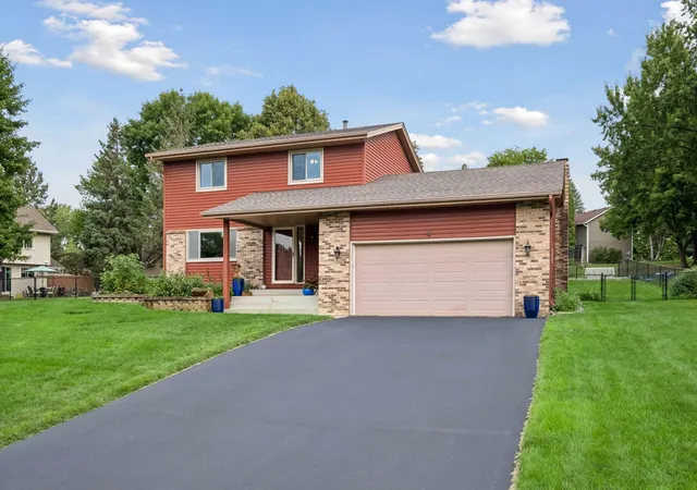 3rd image of 1667 Sherwood Wy, Eagan, MN 55122 | MLS# 7129928