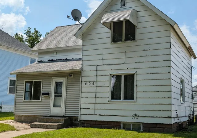 Photo 2 of Single family home for sale at 409 S 6th Street, Montevideo, MN 56265 | MLS# 7129933 | Listing updated on 2026-09-12