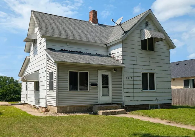 Photo 3 of Single family home for sale at 409 S 6th Street, Montevideo, MN 56265 | MLS# 7129933 | Listing updated on 2026-09-12