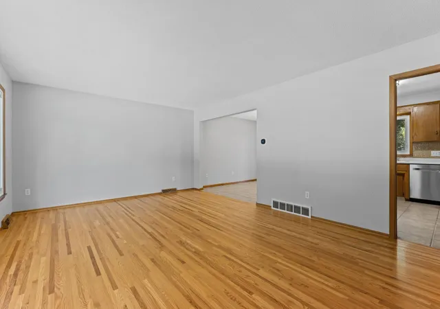 2nd image of 807 26th St Nw, Rochester, MN 55901 | MLS# 7129949