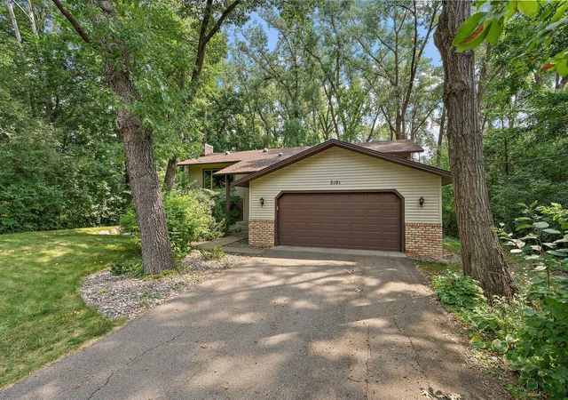 1st image of 2101 Sheridan Hills Rd, Wayzata, MN 55391 | MLS# 7129953