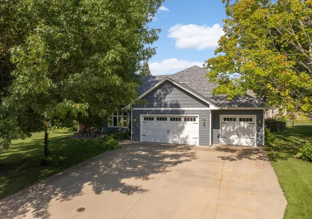 2nd image of 2260 Walnut Creek Dr W, Stillwater, MN 55082 | MLS# 7129955