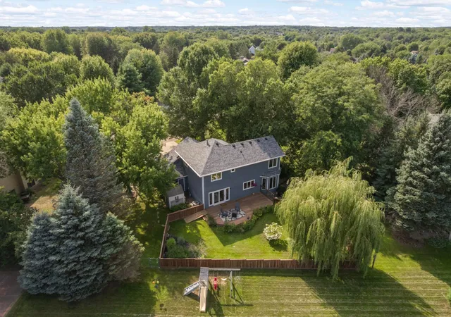 Photo 3 of Sale Pending at 2260 Walnut Crk Dr W, Stillwater, MN 55082 | MLS# 7129955 | Listing updated on 2026-08-31