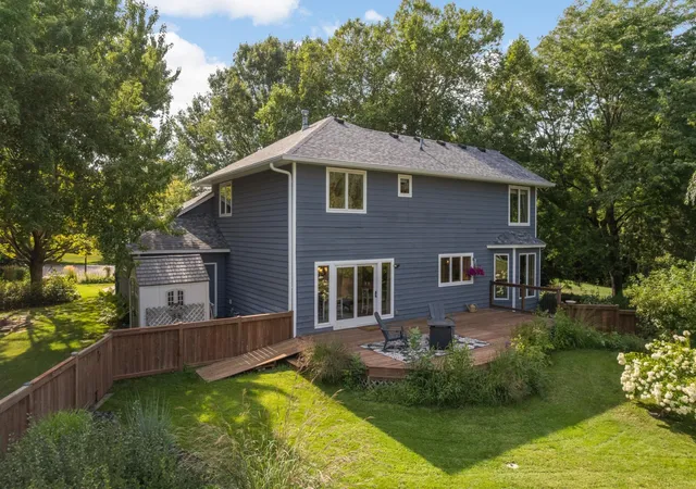 Photo 4 of Sale Pending at 2260 Walnut Crk Dr W, Stillwater, MN 55082 | MLS# 7129955 | Listing updated on 2026-08-31