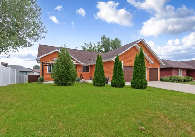 Photo 1 of Single family home for sale at 1905 Prairie Ln Ne, Owatonna, MN 55060 | MLS# 7129956 | Listing updated on 2026-09-20