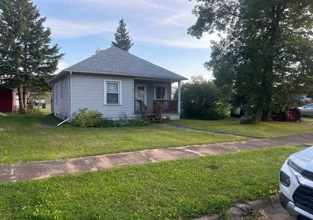 2nd image of 117 E Hibbing Ave, Keewatin, MN 55753 | MLS# 7129957