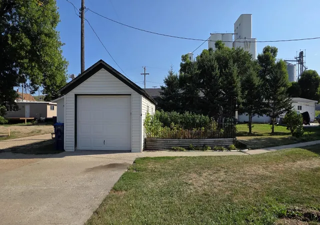 Photo 4 of Single family home for sale at 109 5Th St, Kathryn, ND 58049 | MLS# 7129969 | Listing updated on 2026-09-07