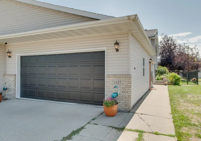 1st image of 1427 Suntree Dr, West Fargo, ND 58078 | MLS# 7129977