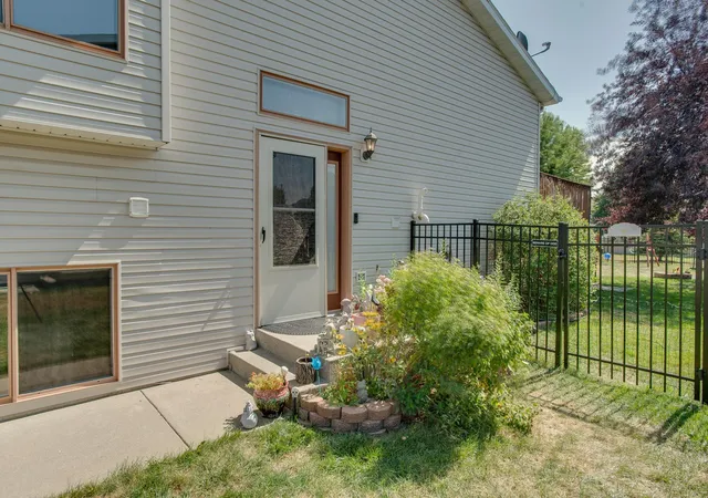 2nd image of 1427 Suntree Dr, West Fargo, ND 58078 | MLS# 7129977