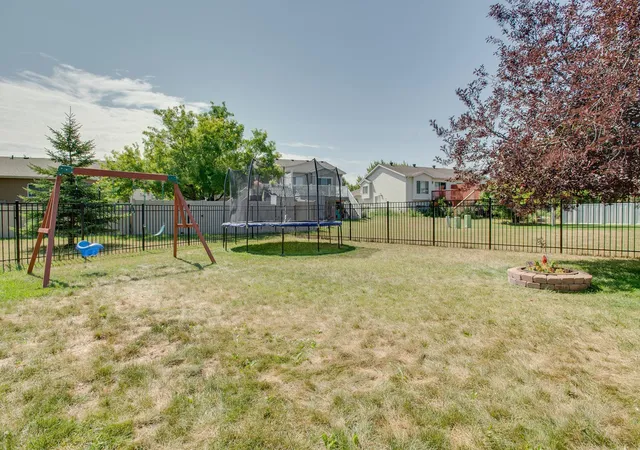 38th image of 1427 Suntree Dr, West Fargo, ND 58078 | MLS# 7129977