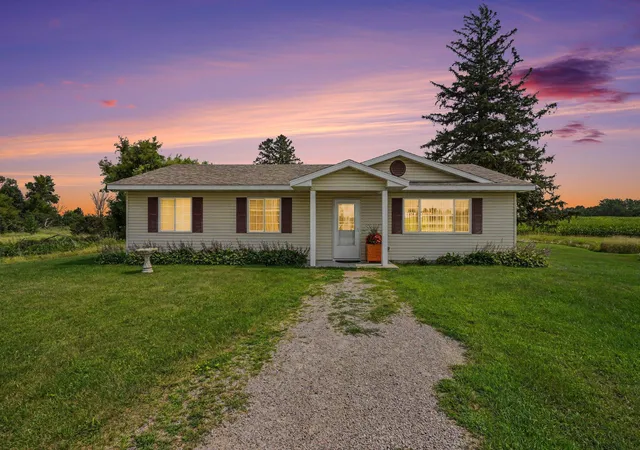 Photo 2 of Single family home for sale at 2730 Hamlin Ave Ne, Buffalo, MN 55313 | MLS# 7129981 | Listing updated on 2026-08-31