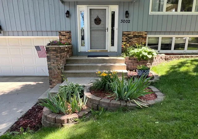 2nd image of 3002 7th Ave Nw, Rochester, MN 55901 | MLS# 7129989