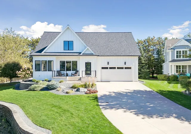 Photo 3 of Sale Pending at 1435 Monterey Ct, Stillwater, MN 55082 | MLS# 7130008 | Listing updated on 2026-10-07