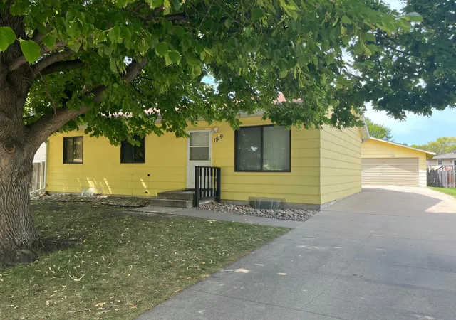 1st image of 1919 23rd St S, Fargo, ND 58103 | MLS# 7130012