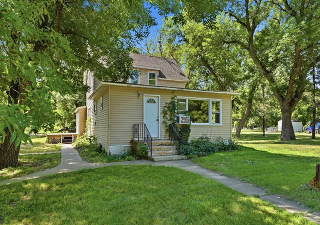Photo 1 of Single family home for sale at 401 Dresden Ave S, Herman, MN 56248 | MLS# 7130014 | Listing updated on 2026-09-22