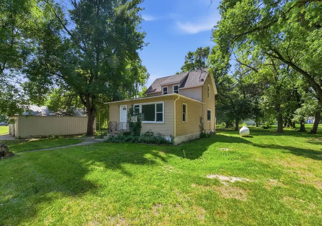 Photo 3 of Single family home for sale at 401 Dresden Ave S, Herman, MN 56248 | MLS# 7130014 | Listing updated on 2026-09-22