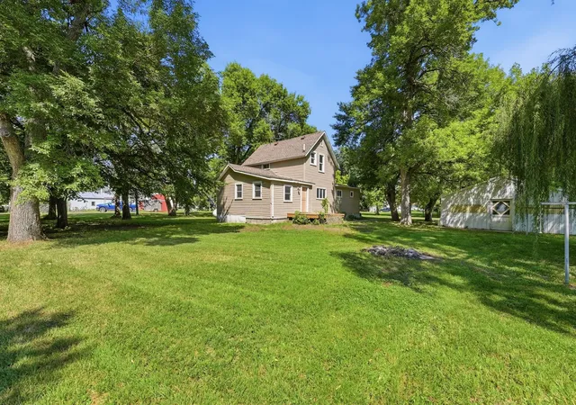 Photo 3 of Single family home for sale at 401 Dresden Ave S, Herman, MN 56248 | MLS# 7130014 | Listing updated on 2026-09-22