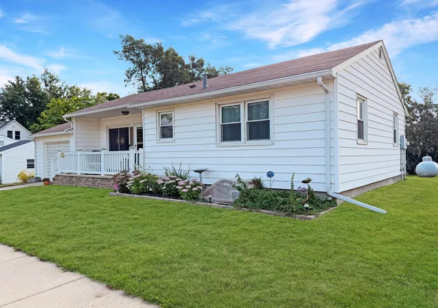 Photo 3 of Sale Pending at 106 N Baldwin St, Ghent, MN 56239 | MLS# 7130017 | Listing updated on 2026-09-03