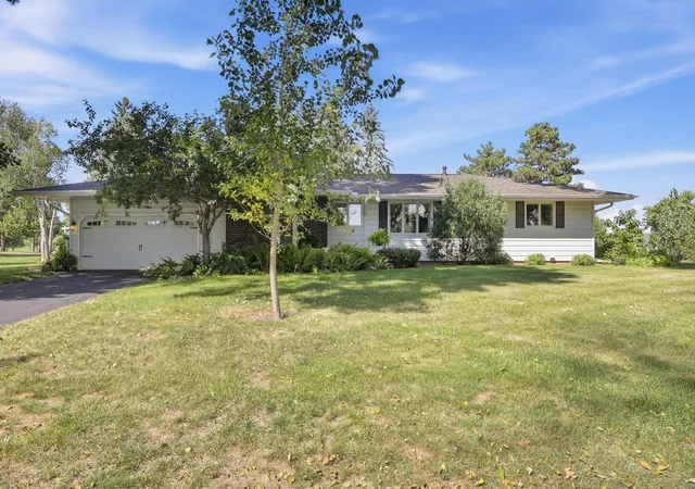 Photo 2 of Single family home for sale at 1828 16th Street Nw, Faribault, MN 55021 | MLS# 7130039 | Listing updated on 2026-09-03