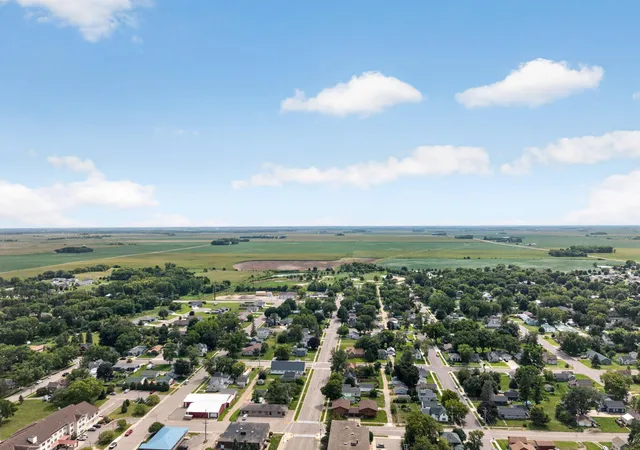 Photo 4 of Single family home for sale at 202 N Lincoln St, Lake Crystal, MN 56055 | MLS# 7130055 | Listing updated on 2026-10-08