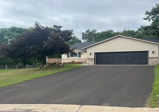 1st image of 1102 Summit Wy, Sauk Rapids, MN 56379 | MLS# 7130078