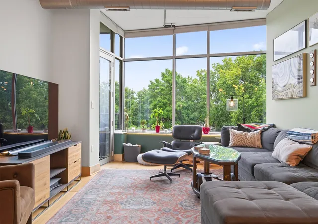 Listing Photo 5 - Condo for sale in building located at 150 2Nd St Ne, Minneapolis, MN 55413 - Unit #B404
