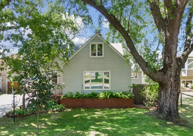 image of 8570 Lincoln St Ne, Minneapolis, MN 55434 | MLS# 7130091