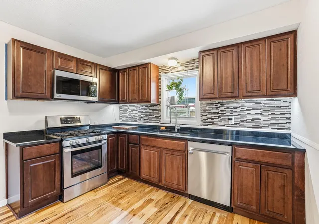 2nd image of 454 Michigan St, Saint Paul, MN 55102 | MLS# 7130094